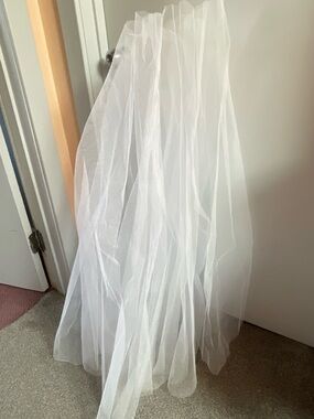 White tulle petticoat - needs a waistband - 41” long and 36” waist